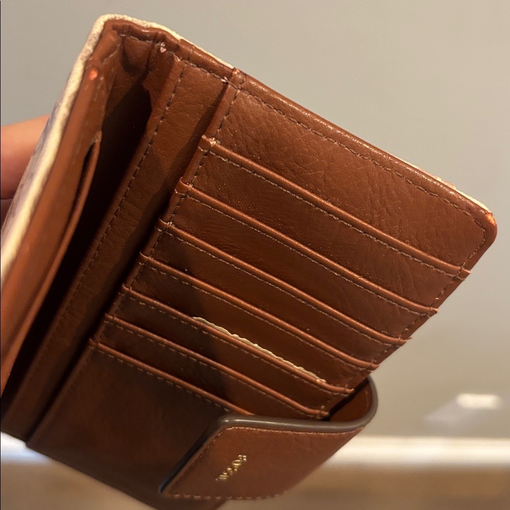 Fossil Wallet - Picture 7 of 12
